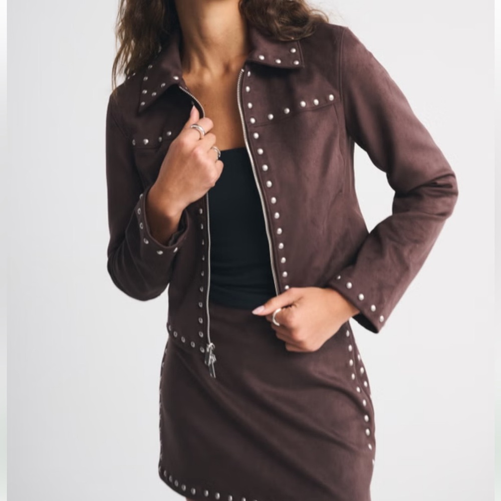 Abercrombie & Fitch Vegan Suede Set in Dark Chocolate